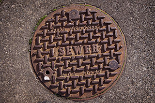 320px-sewer_manhole_cover