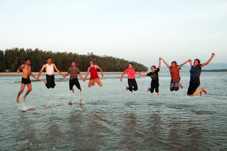 happy-people-249242_960_720